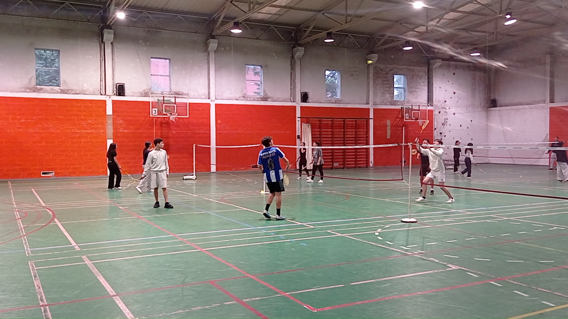 Curso de Árbitros de Badminton do Desporto Escolar reúne 11 alunos no Agrupamento de Escolas Morgado de Mateus.